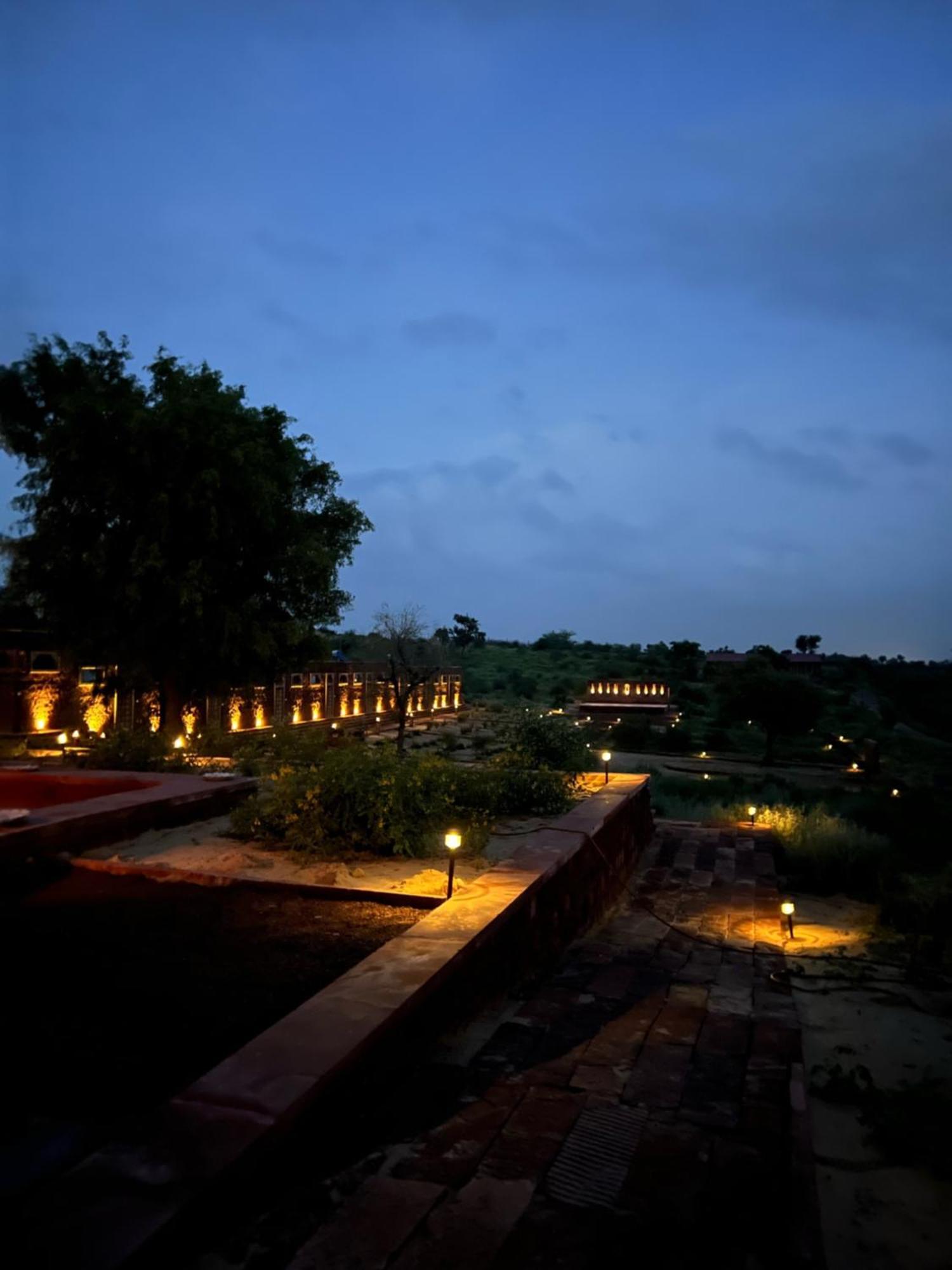 Shaitrāwa Kaner Retreat - India'S First Desert Botanical Resort מראה חיצוני תמונה